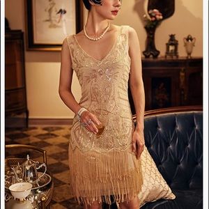 BABEYOND flapper dress with embroidery and beading design.